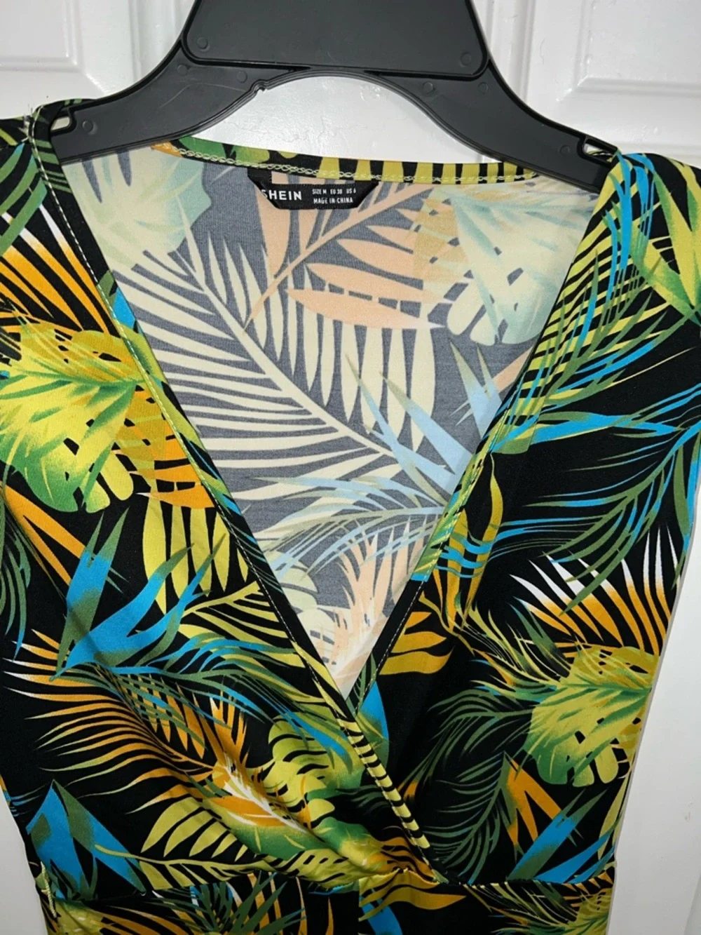 SHEIN Black Tropical Print Sleeveless Jumpsuit with Green & Teal Leaves - Picture 7 of 7